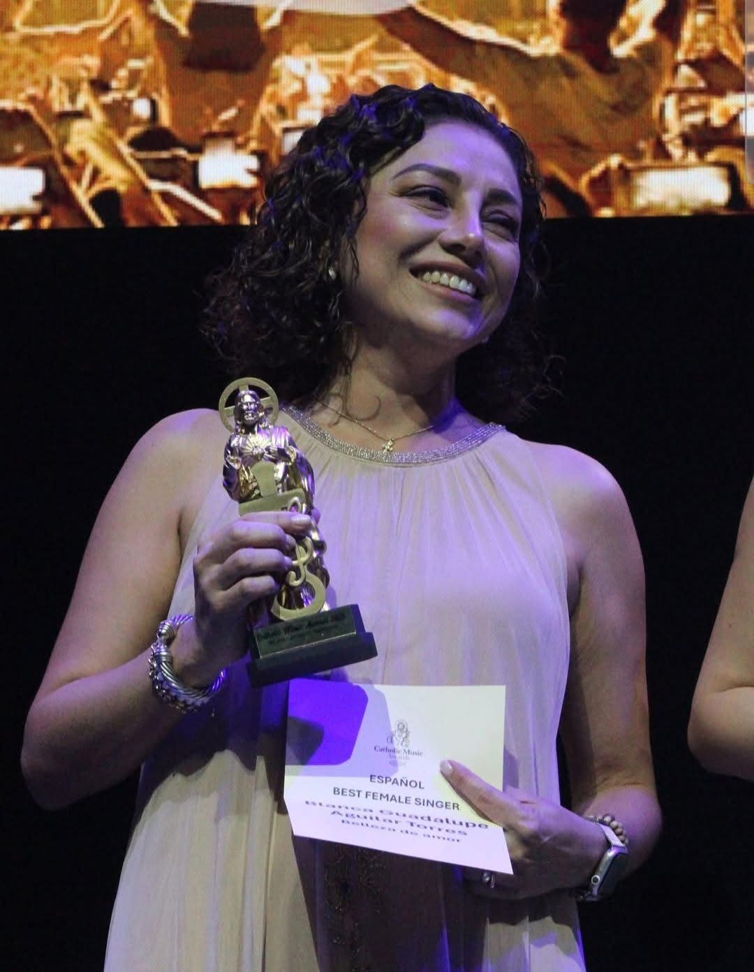 Lupita Aguilarは、Catholic Music Awardsの第1版で最高の女性歌手として奉献されています。